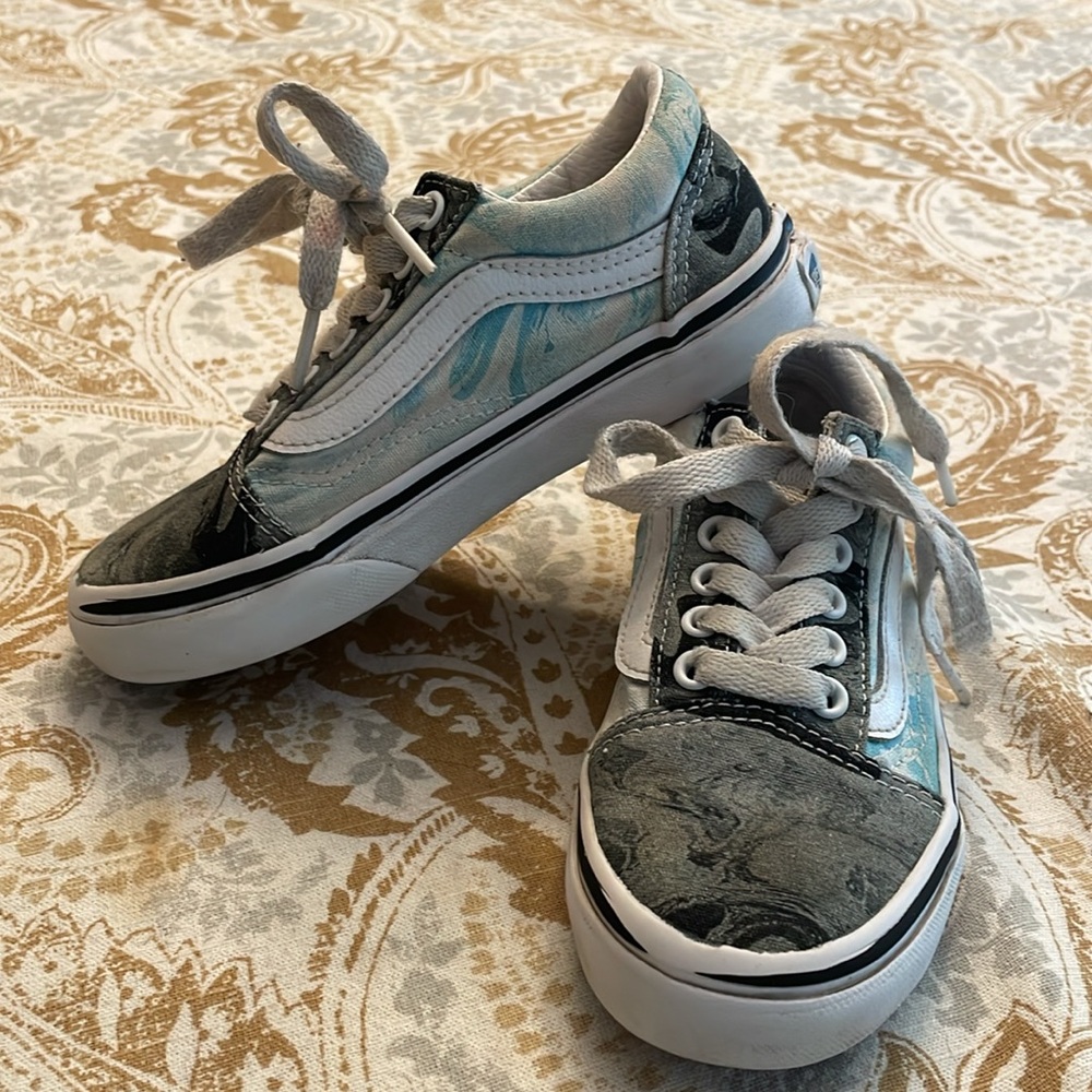 Vans Toddler tie Sneaker - blue and black design